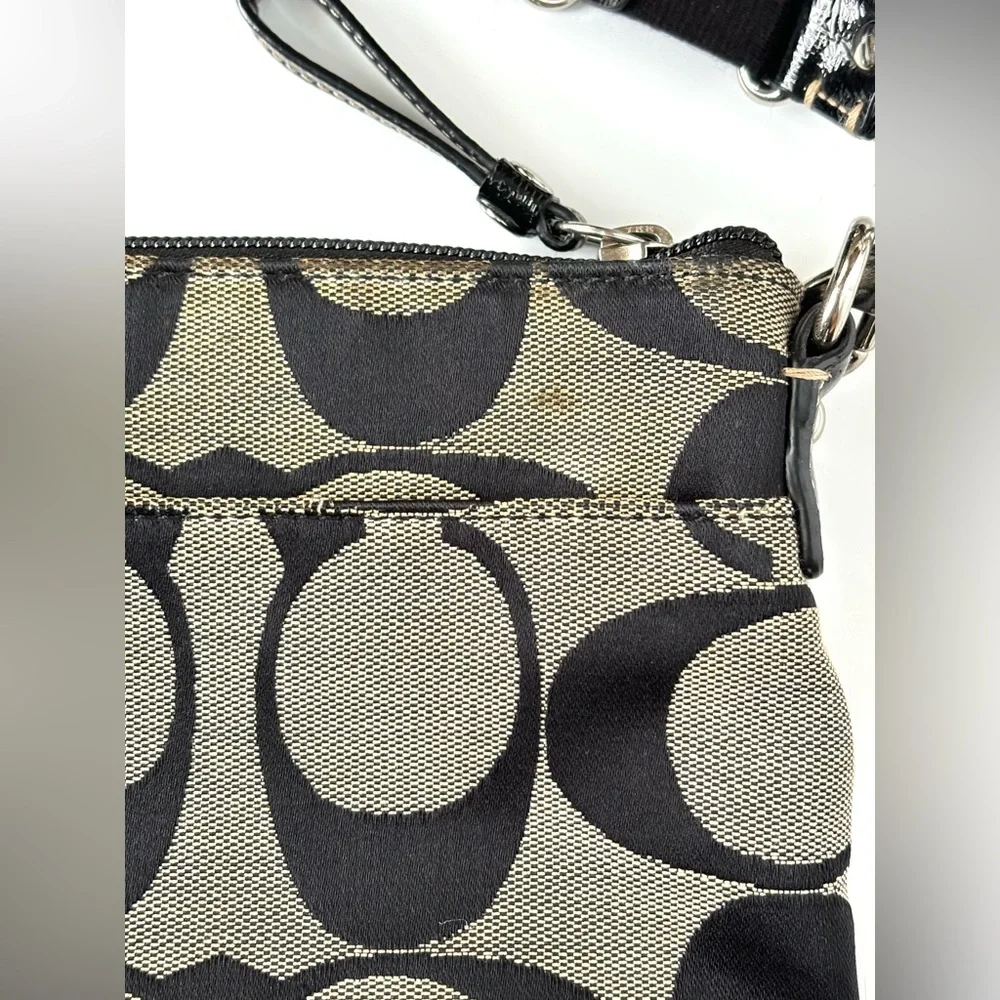Coach Signature Crossbody Swingpack‎ Taupe Black Stripe Handbag Purse